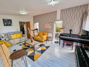 City SuperHost Stunning 4 bed in Altrincham